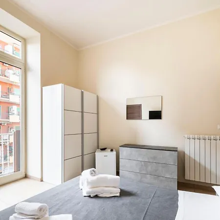 Corso 138 - Sleep & Fly - By Domusextra Bed & Breakfast Naples Exterior photo