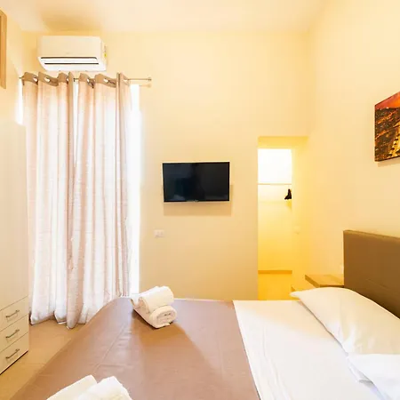 Corso 138 - Sleep & Fly - By Domusextra Bed & Breakfast Naples Exterior photo