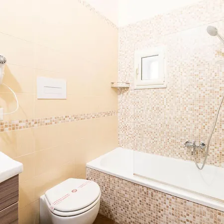 Corso 138 - Sleep & Fly - By Domusextra Bed & Breakfast Naples Exterior photo